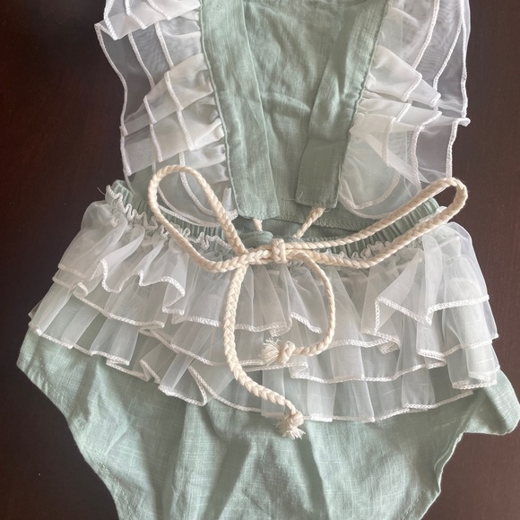 Never worn romper - Picture 3 of 3